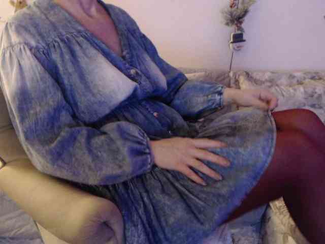 goodSnowQueen webcam