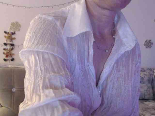 goodSnowQueen webcam