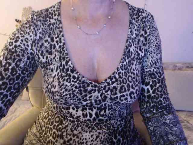 goodSnowQueen webcam