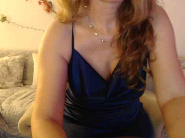 goodSnowQueen webcam