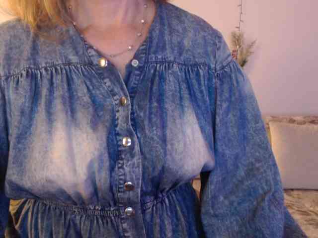 goodSnowQueen webcam