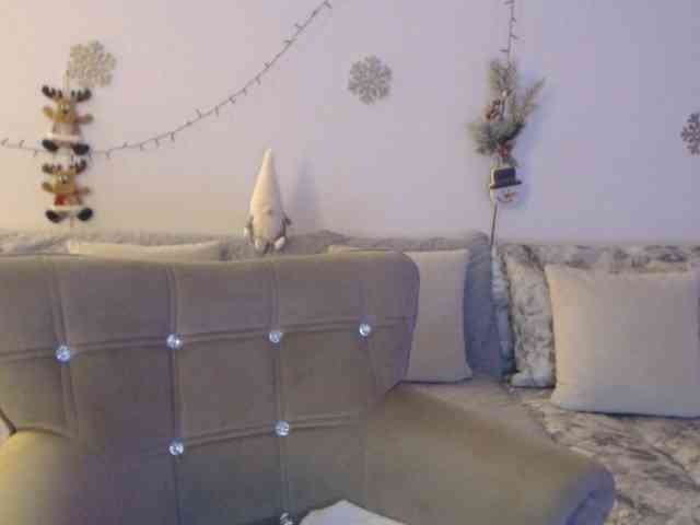 goodSnowQueen webcam