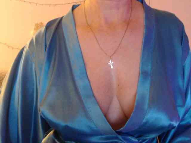 goodSnowQueen webcam