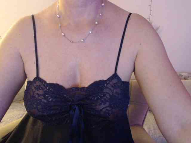 goodSnowQueen webcam