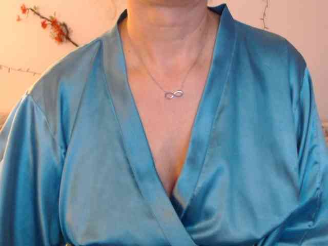 goodSnowQueen webcam