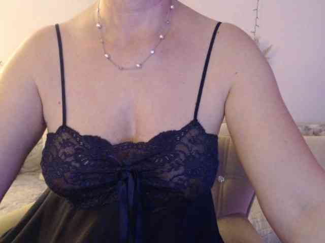 goodSnowQueen webcam