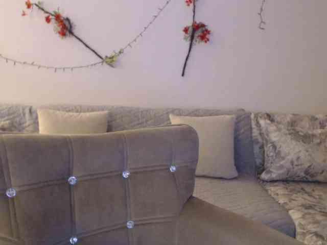 goodSnowQueen webcam