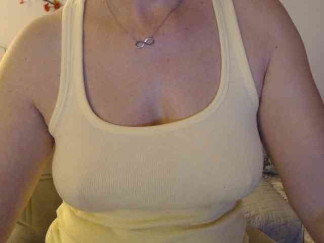 goodSnowQueen webcam