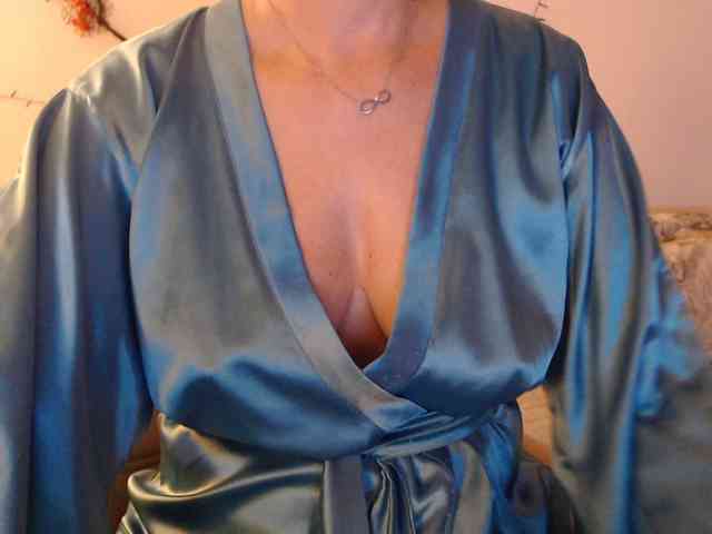 goodSnowQueen webcam