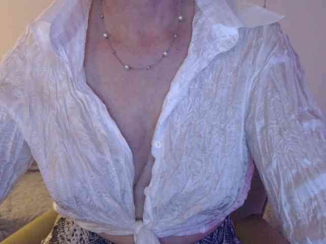 goodSnowQueen webcam