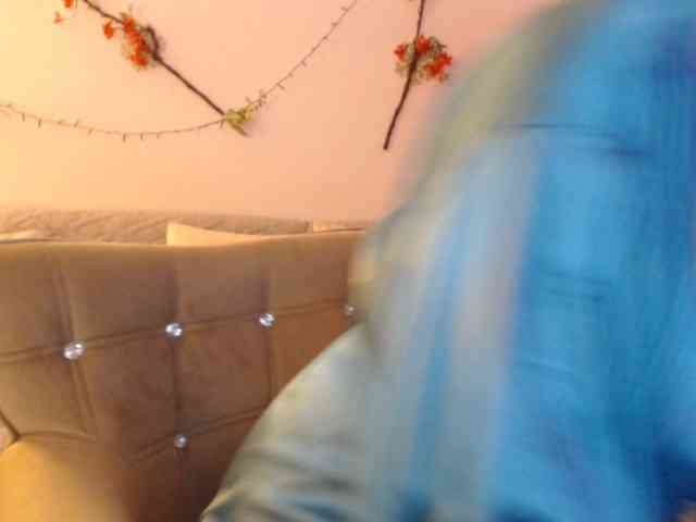 goodSnowQueen webcam