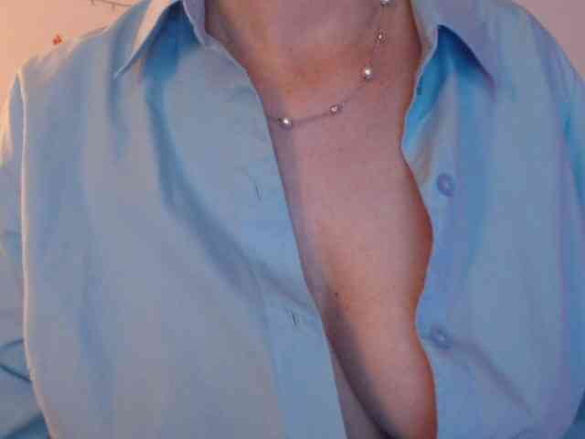 goodSnowQueen webcam