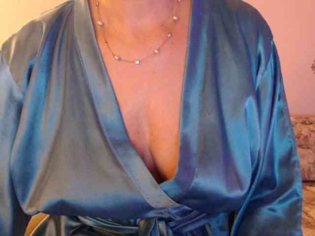 goodSnowQueen webcam