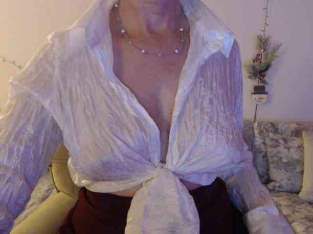 goodSnowQueen goodSnowQueen