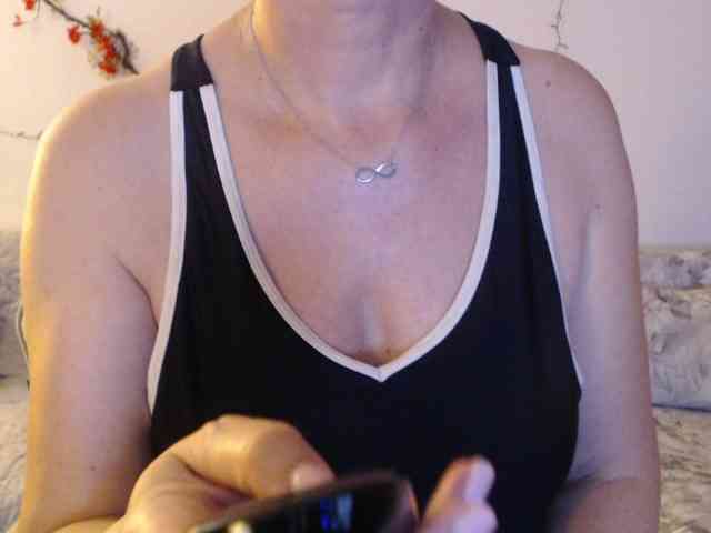 goodSnowQueen webcam