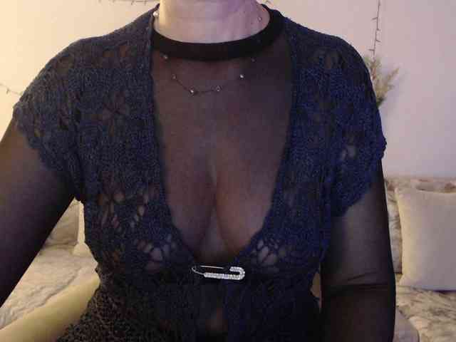 goodSnowQueen goodSnowQueen