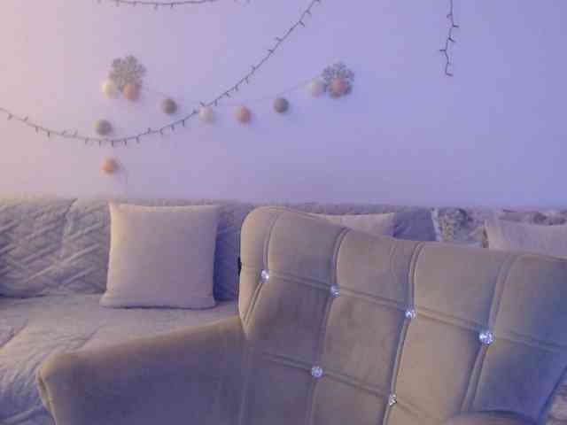 goodSnowQueen webcam