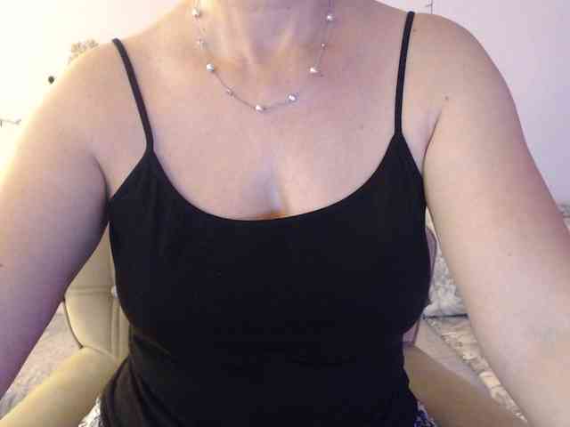 goodSnowQueen webcam