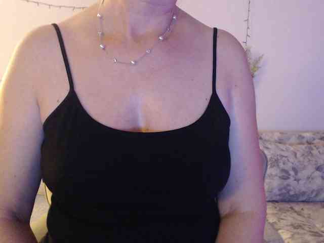 goodSnowQueen webcam