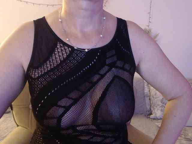 goodSnowQueen webcam