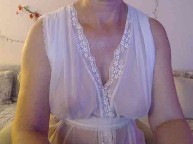 goodSnowQueen webcam