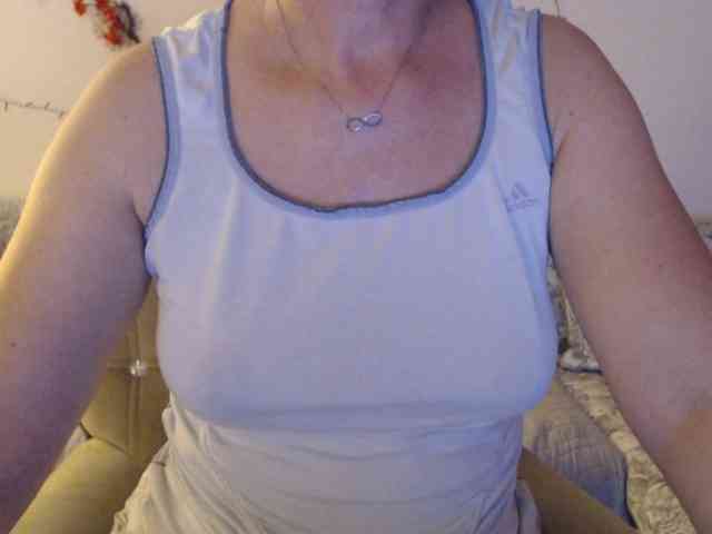 goodSnowQueen webcam