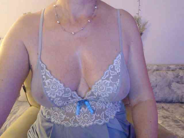 goodSnowQueen webcam