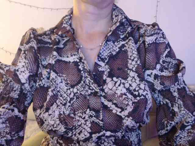 goodSnowQueen goodSnowQueen