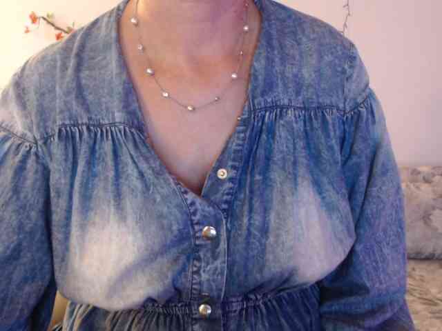 goodSnowQueen webcam