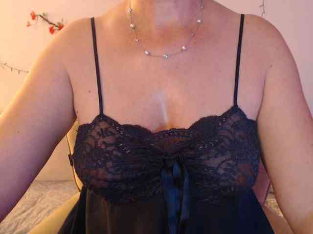 goodSnowQueen webcam