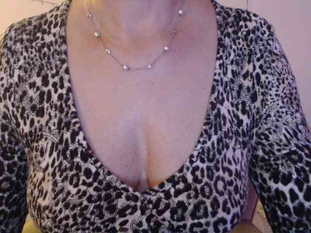 goodSnowQueen webcam