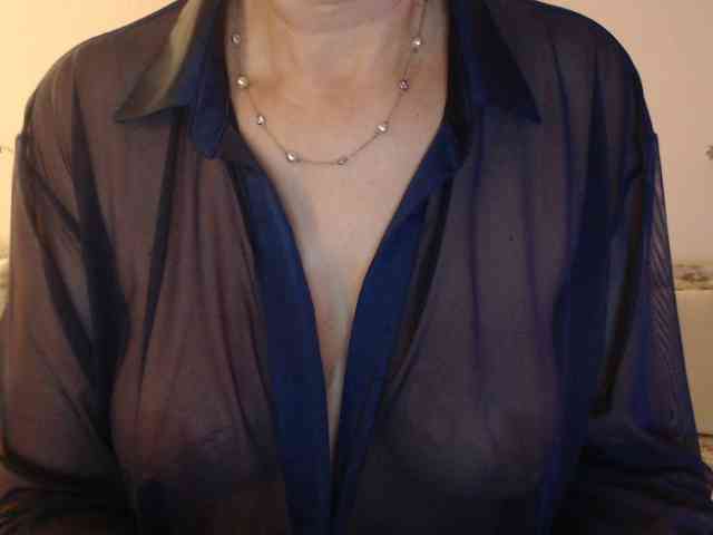 goodSnowQueen webcam