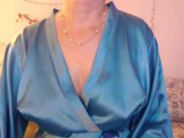 goodSnowQueen webcam