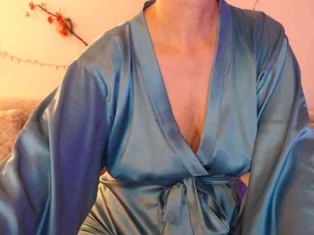 goodSnowQueen webcam