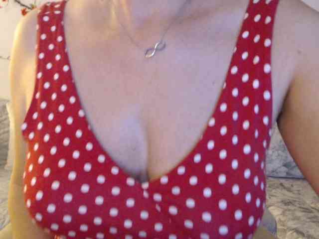 goodSnowQueen webcam
