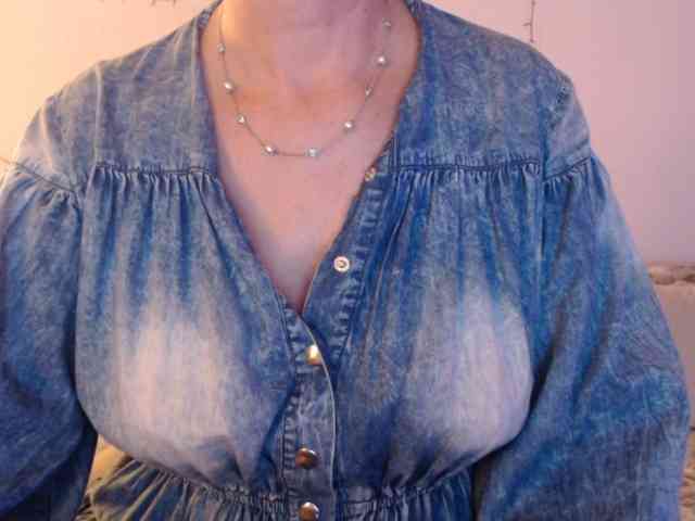 goodSnowQueen webcam