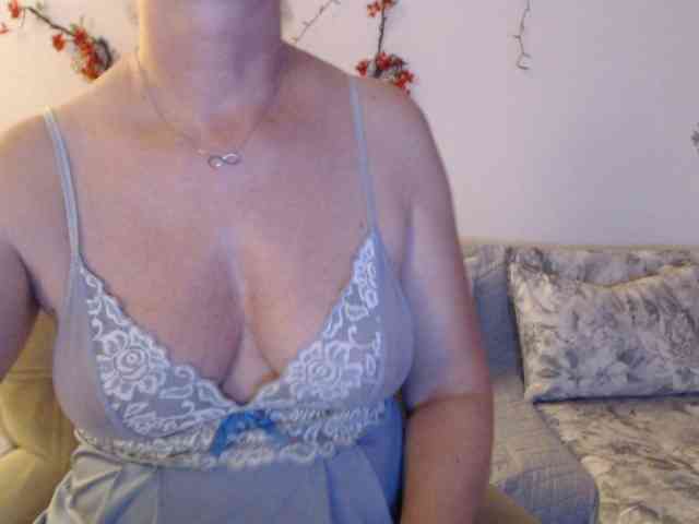 goodSnowQueen webcam