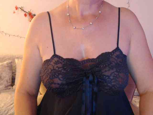 goodSnowQueen webcam