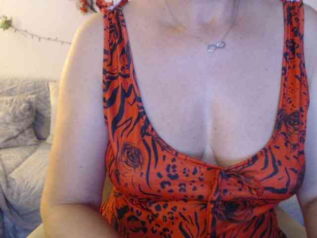 goodSnowQueen webcam