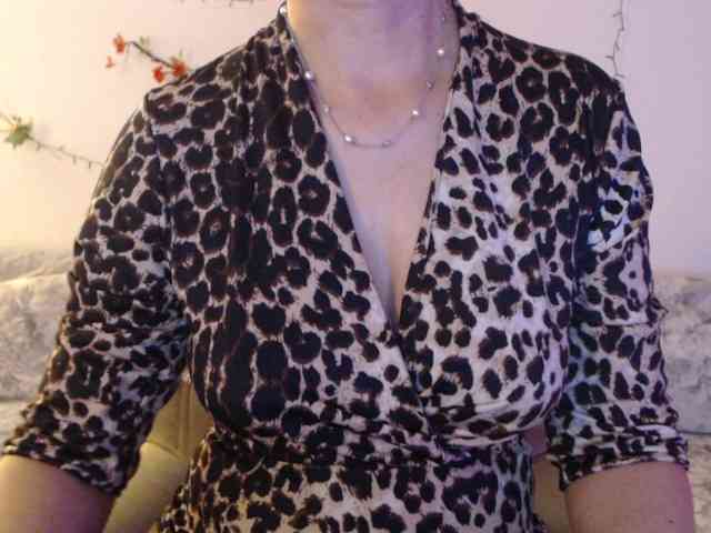 goodSnowQueen webcam