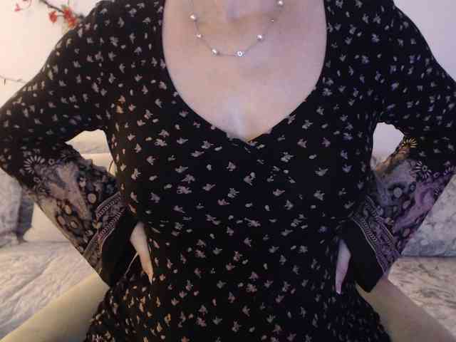 goodSnowQueen webcam