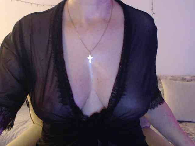 goodSnowQueen webcam