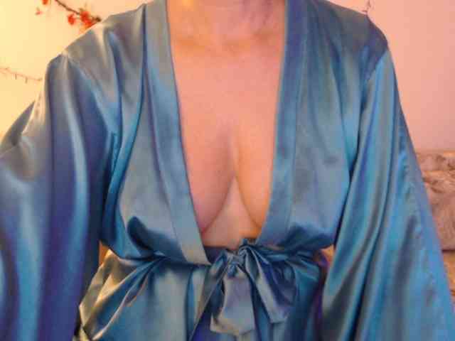 goodSnowQueen webcam