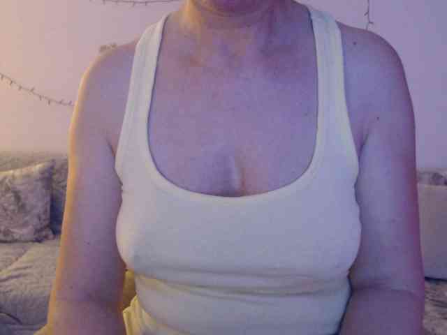 goodSnowQueen webcam