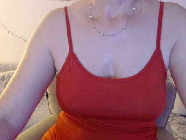 goodSnowQueen webcam