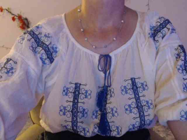 goodSnowQueen webcam