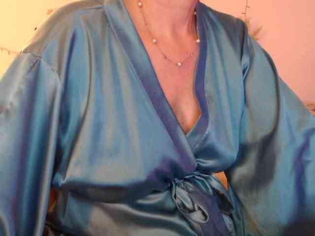 goodSnowQueen webcam