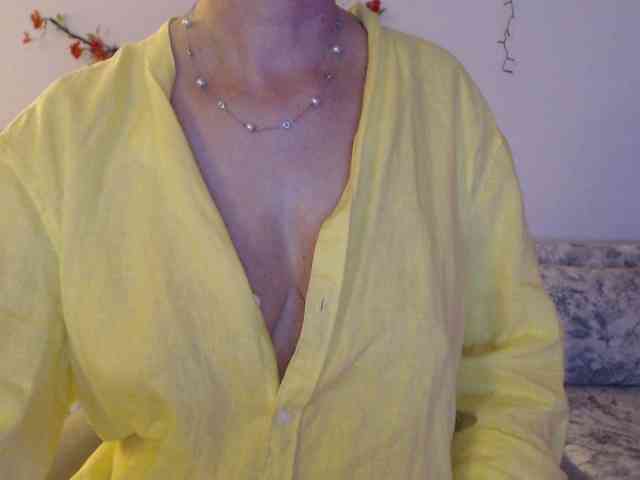 goodSnowQueen webcam