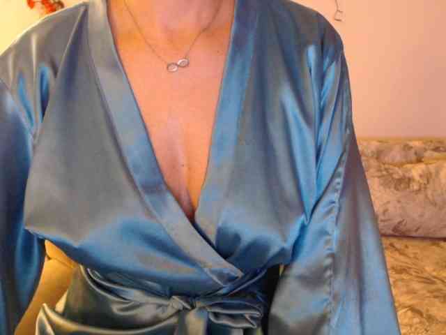 goodSnowQueen webcam