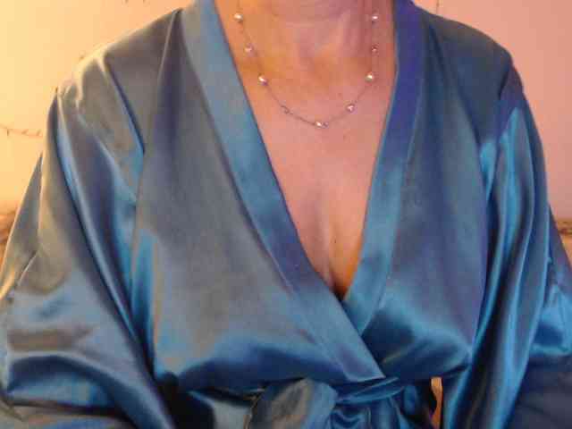 goodSnowQueen webcam